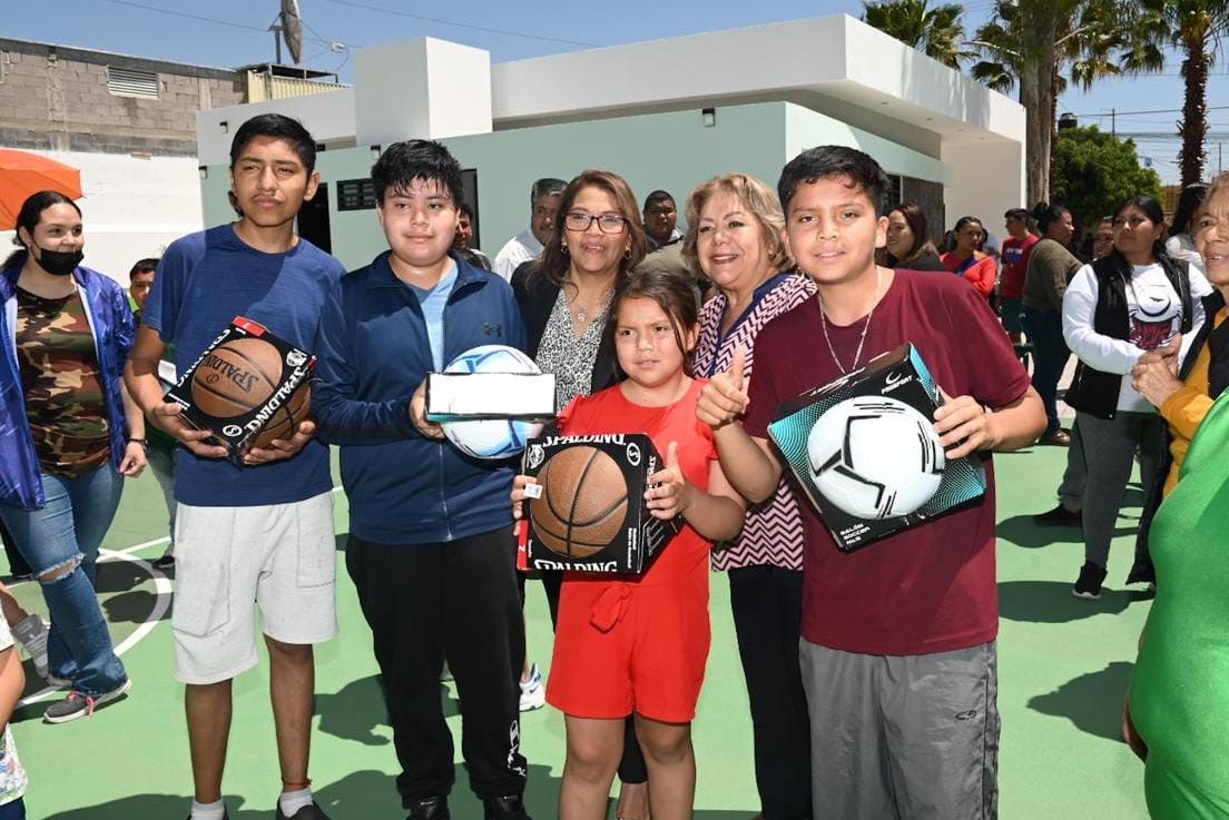 Con unidades deportivas, recompone Soledad tejido social