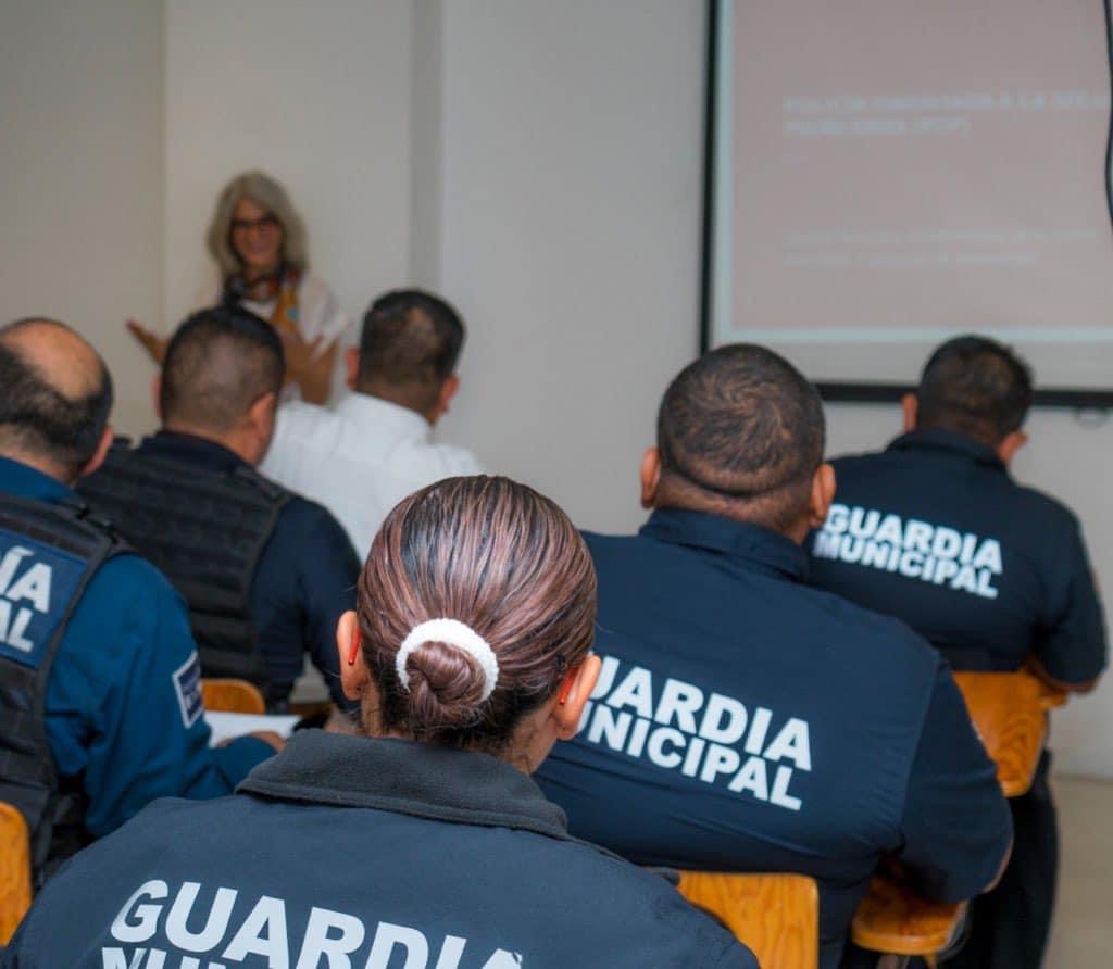 Vinculan a proceso a tres policiales municipales de SLP por abuso de autoridad
