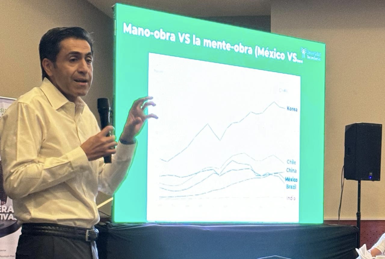 Necesario reinventarse en los nuevos modelos educativos de la era digital