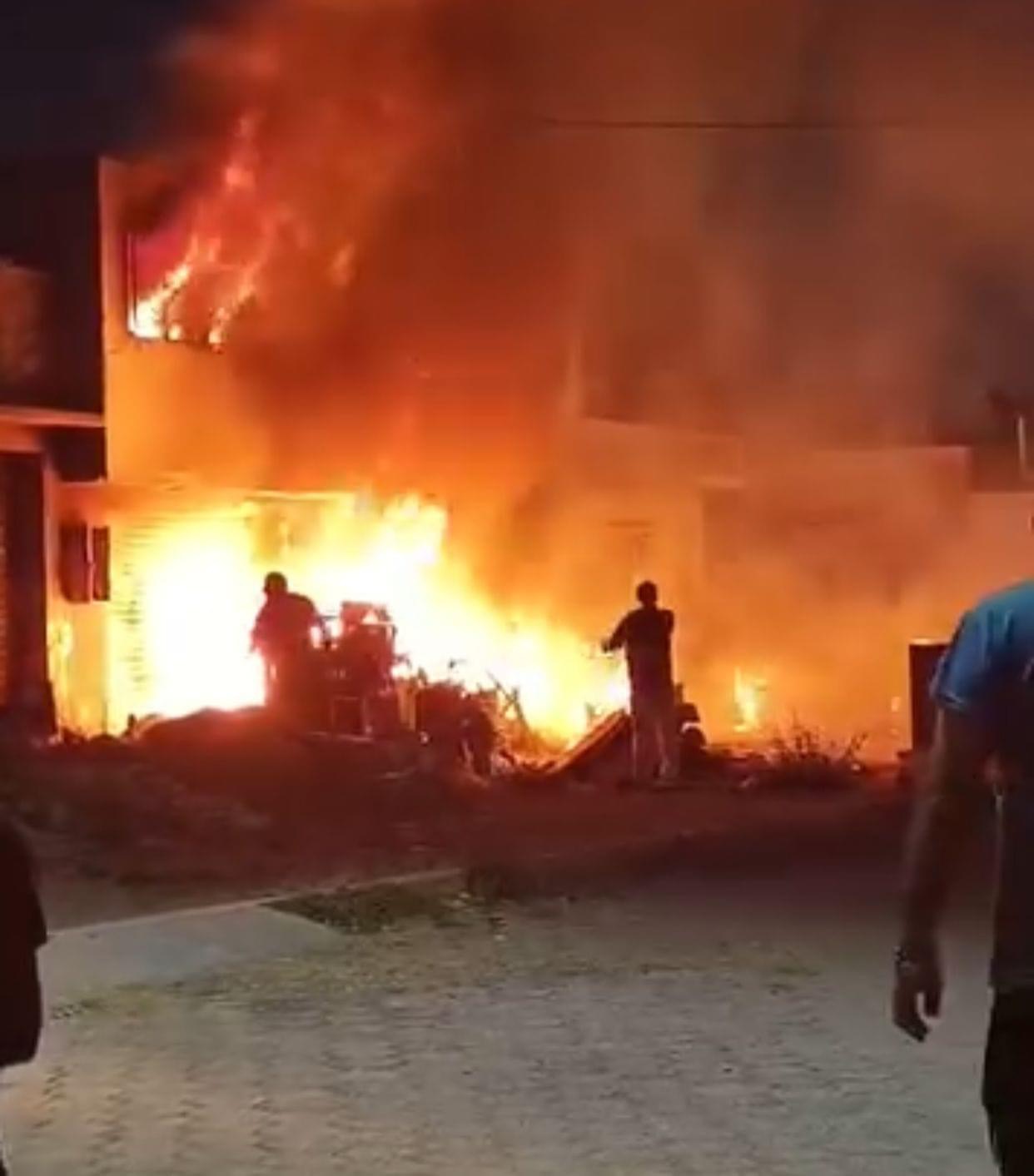 Muere mujer en incendio de Ciudad 2000