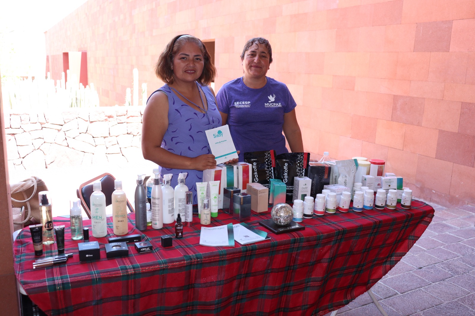 Integrantes de Mucpaz aprenden a comercializar sus productos