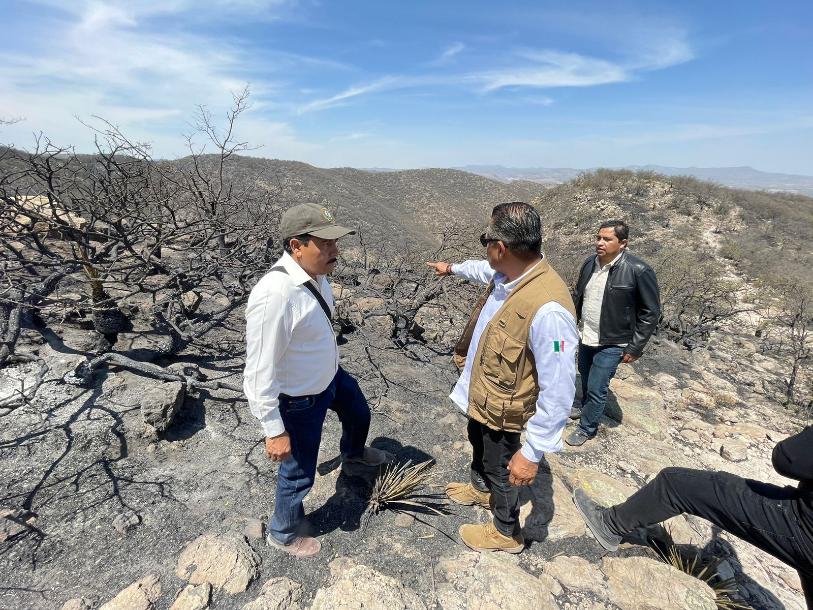 Logran controlar incendio en sierra de San Miguelito