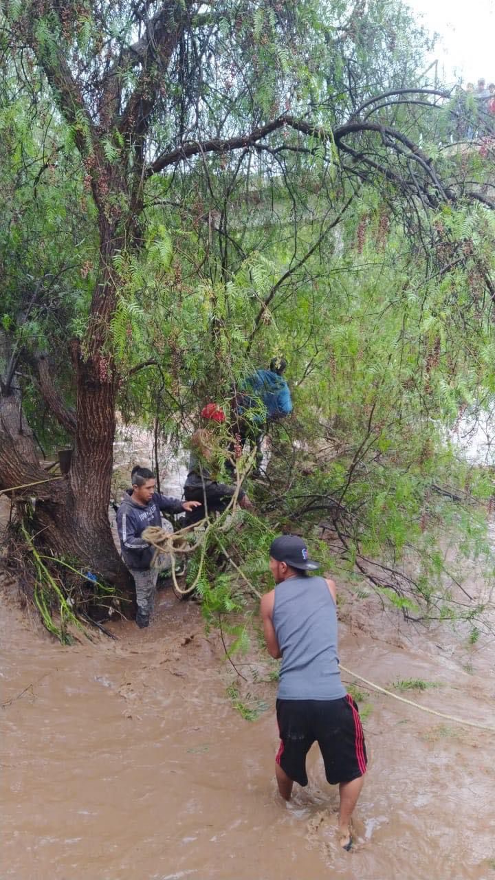Muere mujer arrastrada por la corriente en Zaragoza