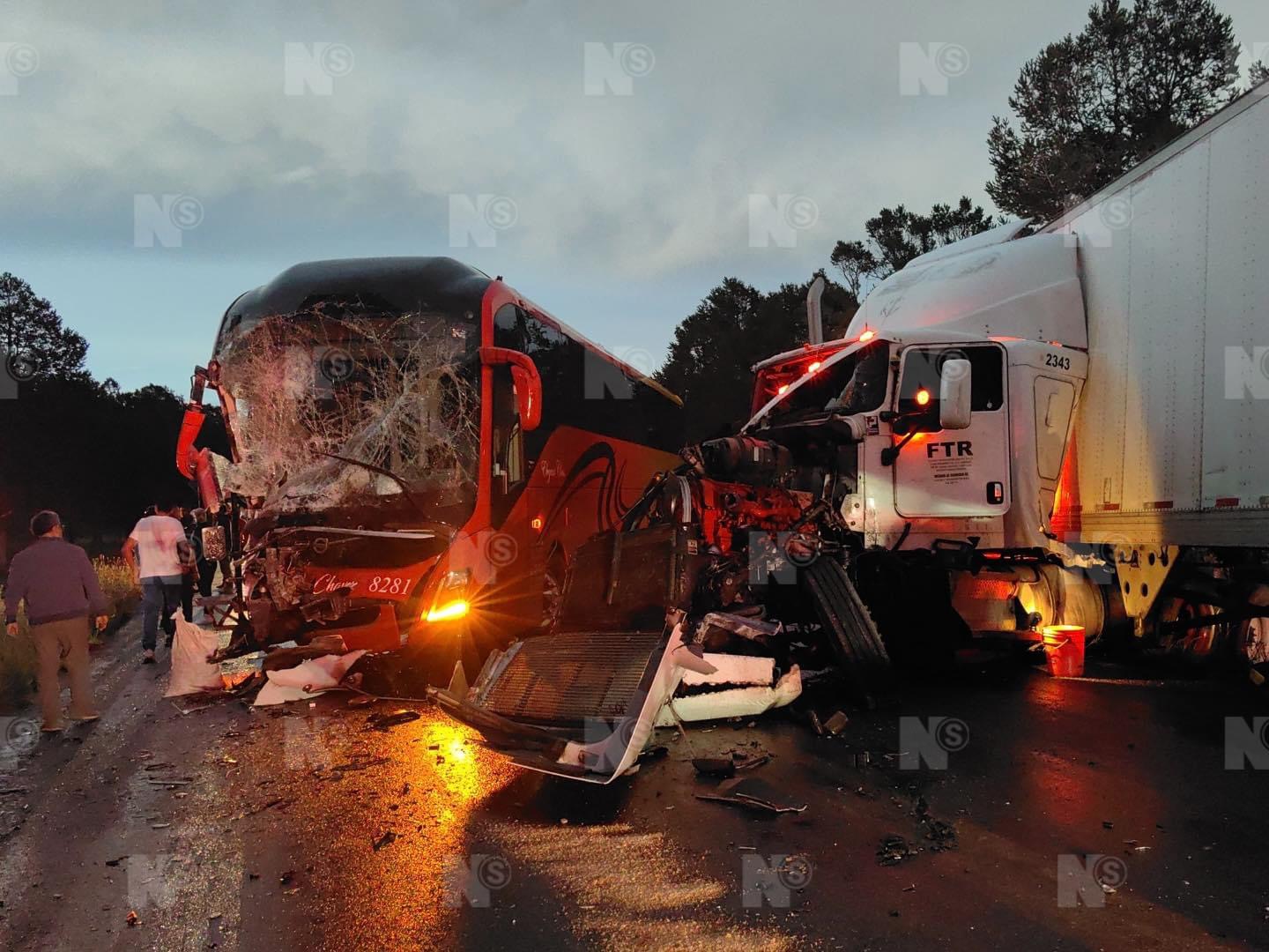 Autobús con potosinos que iban a Estados Unidos sufre accidente en la ‘57