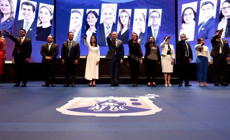 Enrique Galindo rinde protesta para su segundo periodo como alcalde de SLP
