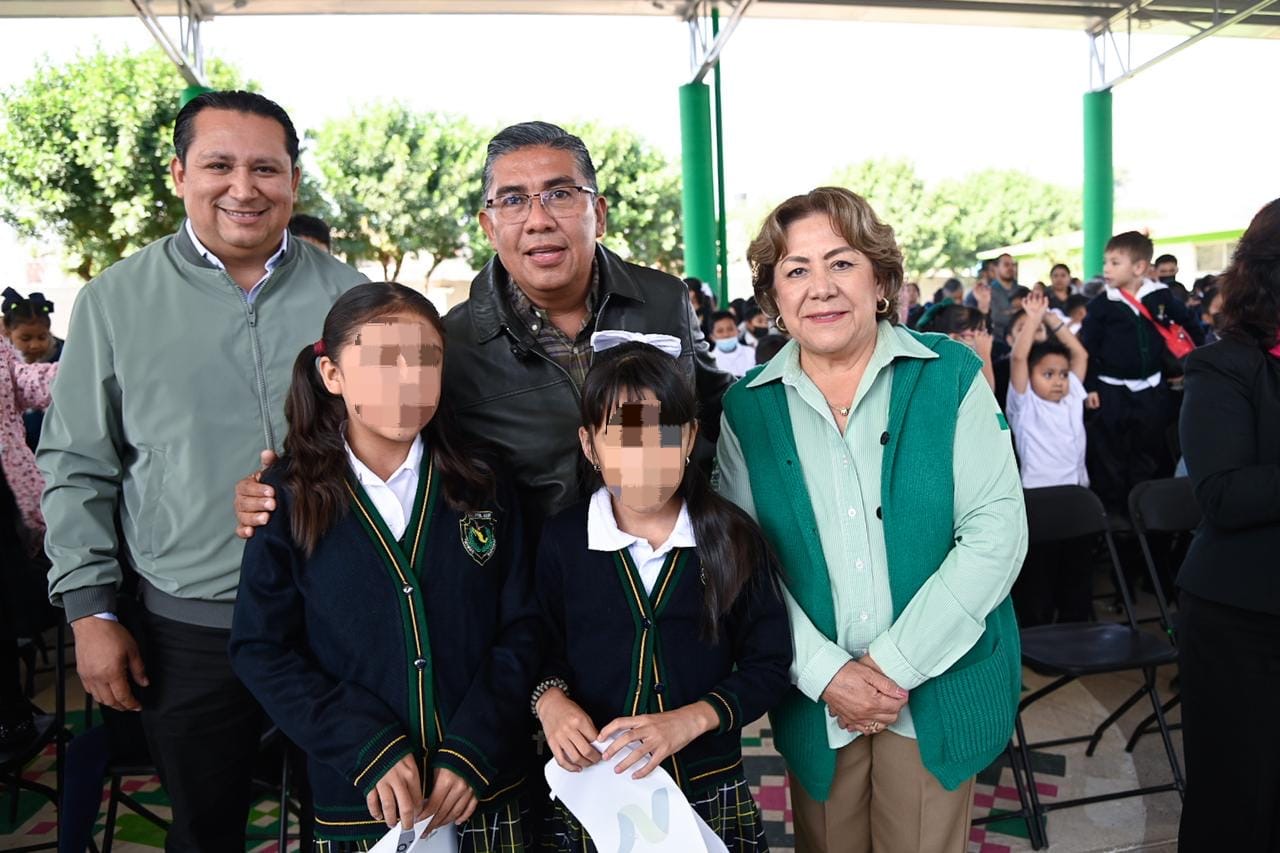 Entrega Juan Manuel Navarro techado y anuncia rehabilitación de escuela en colonia San José