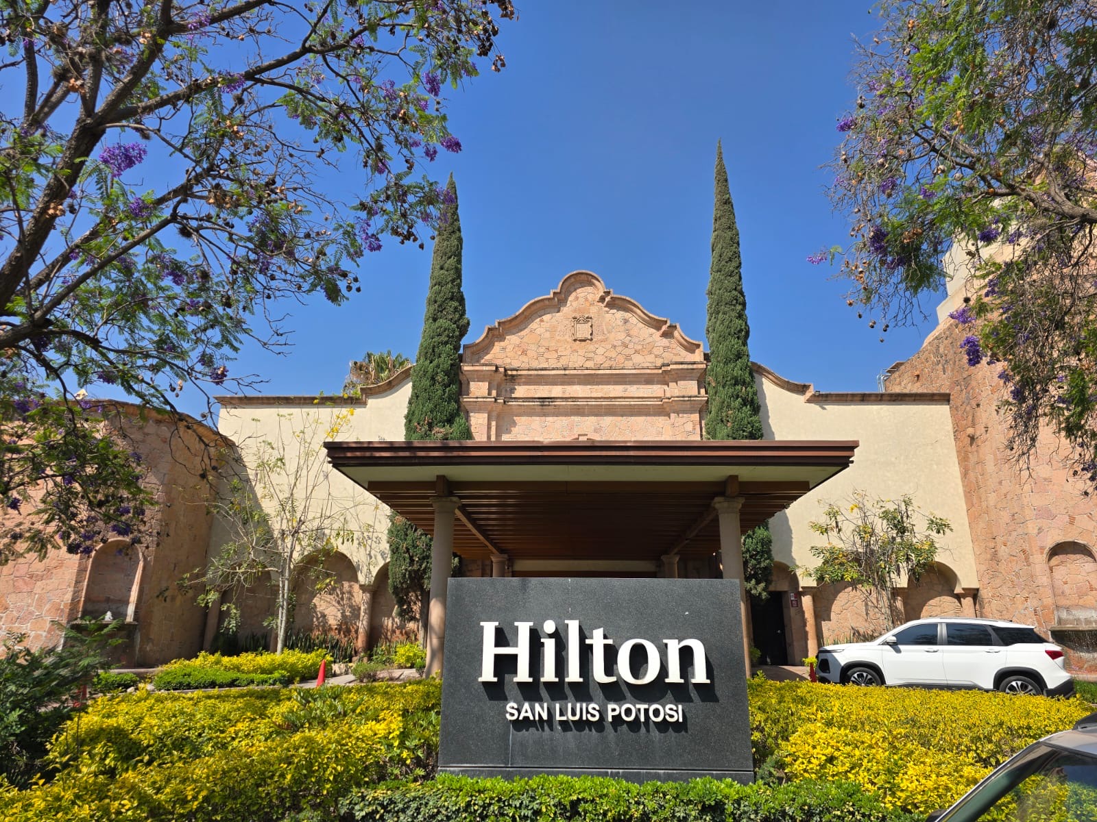 Roban equipaje de alto valor en Hotel Hilton Hacienda San Luis: No quieren responder