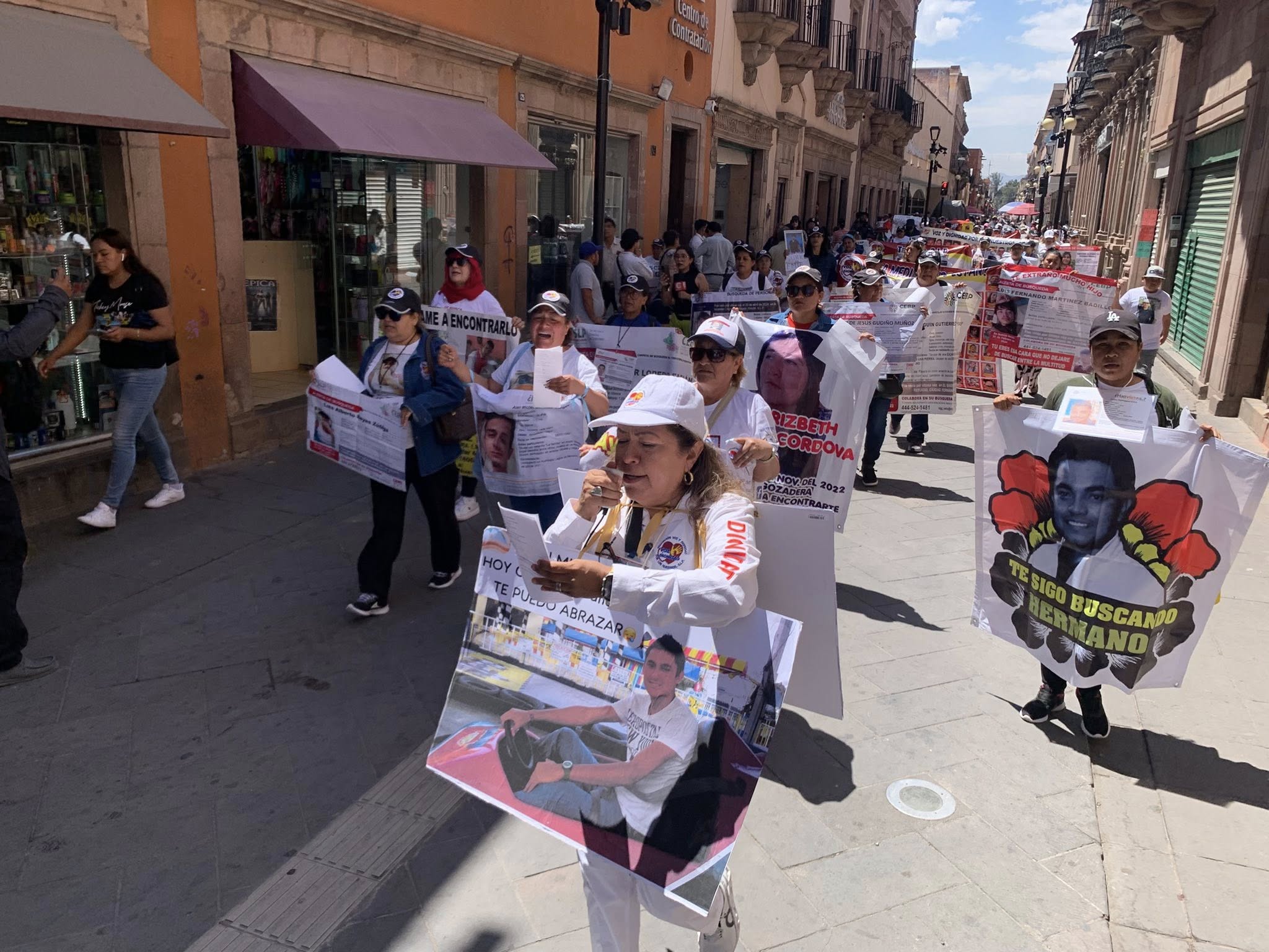 Madres buscadoras marchan por sus hijos desaparecidos