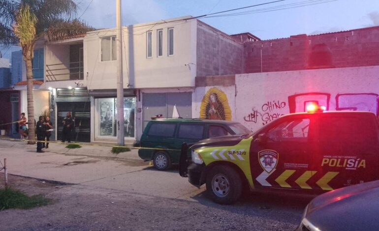 Un muerto y dos heridos deja ataque a barbería en colonia Simón Díaz