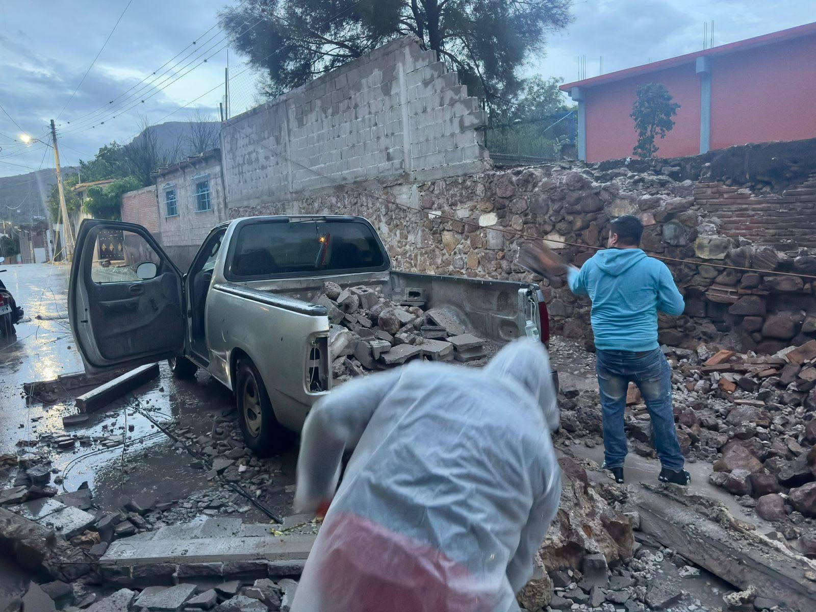 Lluvias provocan severos daños en Santa María del Río