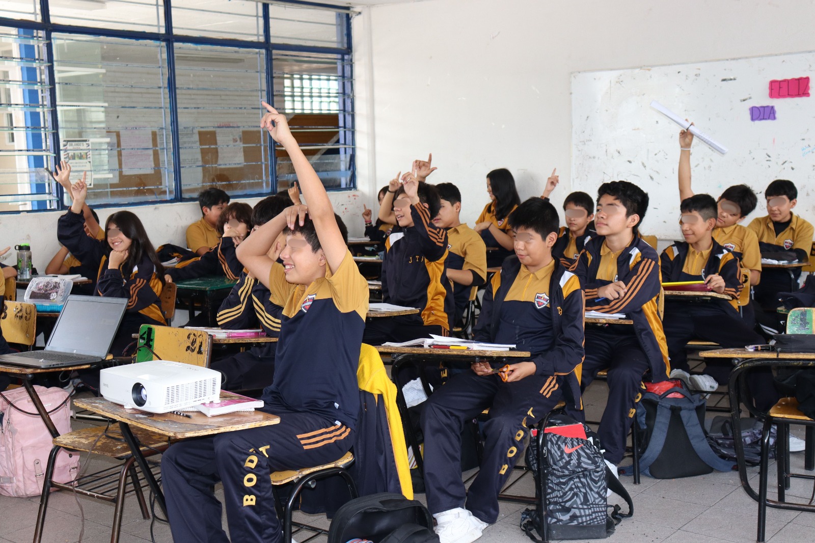 Estudiantes reciben pláticas sobre redes sociales y sexting