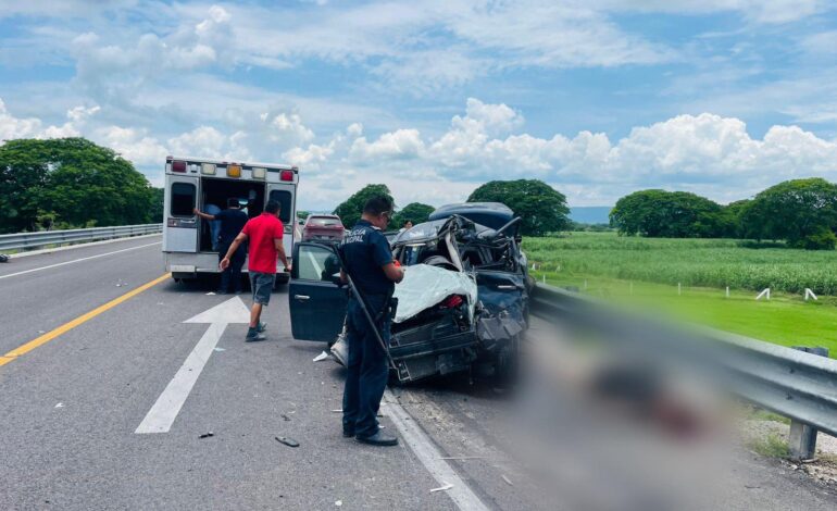 Fatal accidente en el Libramiento a Tamuín deja dos muertos