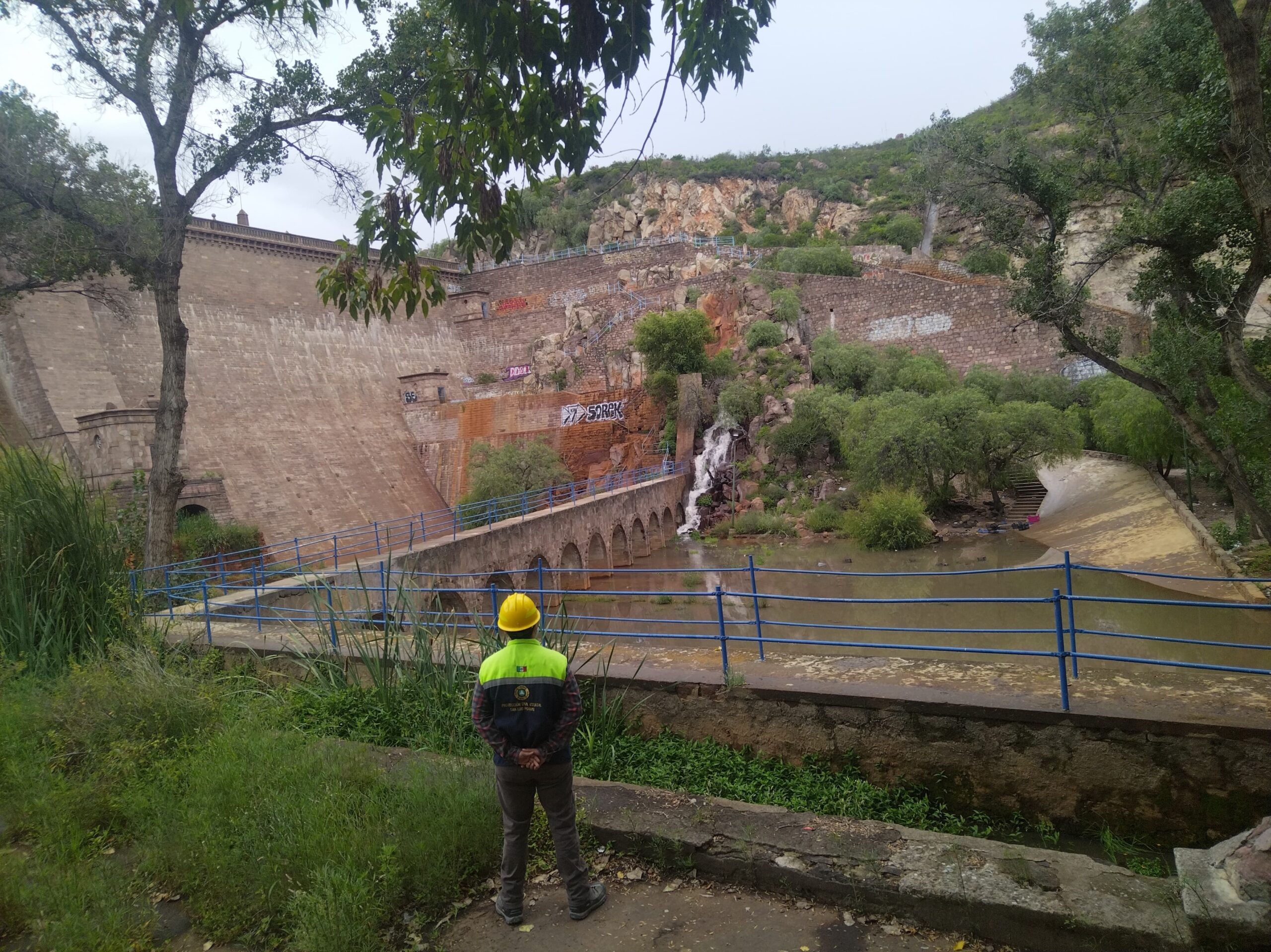 Inicia el desfogue de la presa San José