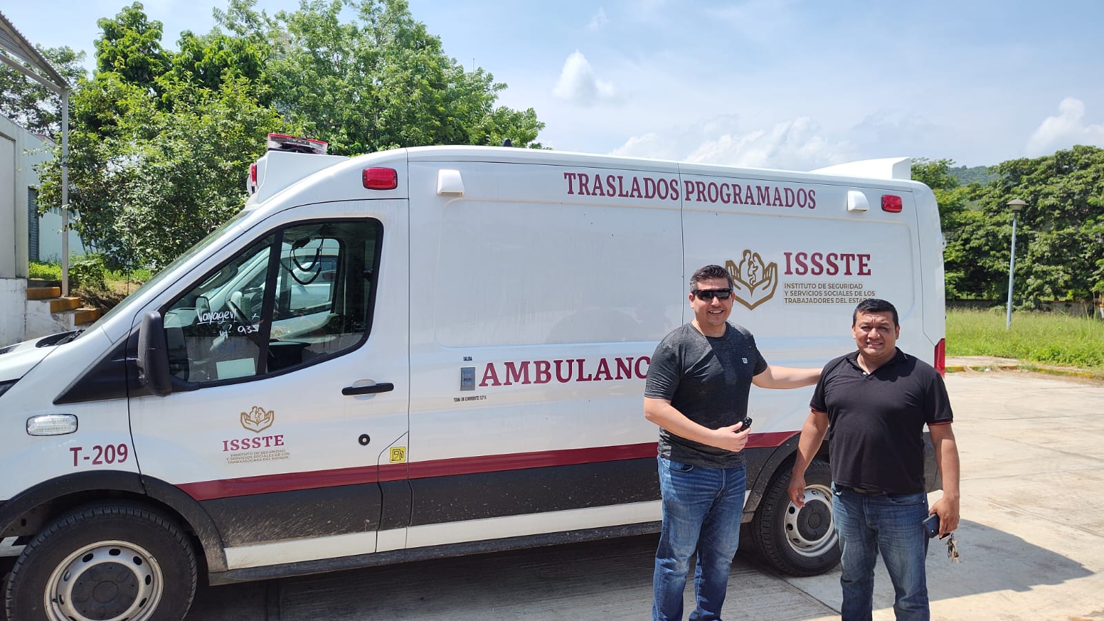 Renuevan parque vehicular de ambulancias para el ISSSTE en San Luis Potosí