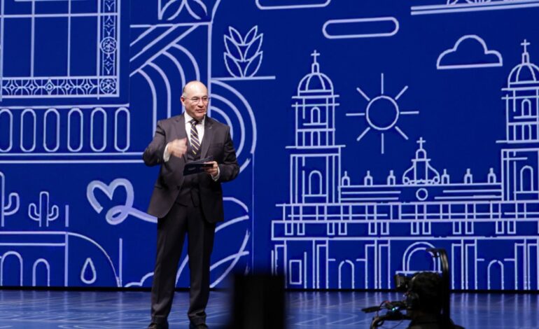 Enrique Galindo presenta su primer informe de gobierno