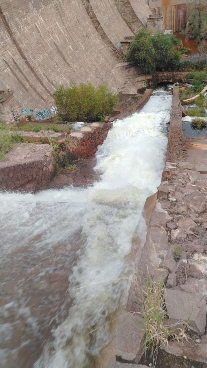 Interapas inicia desfogue controlado de la presa San José