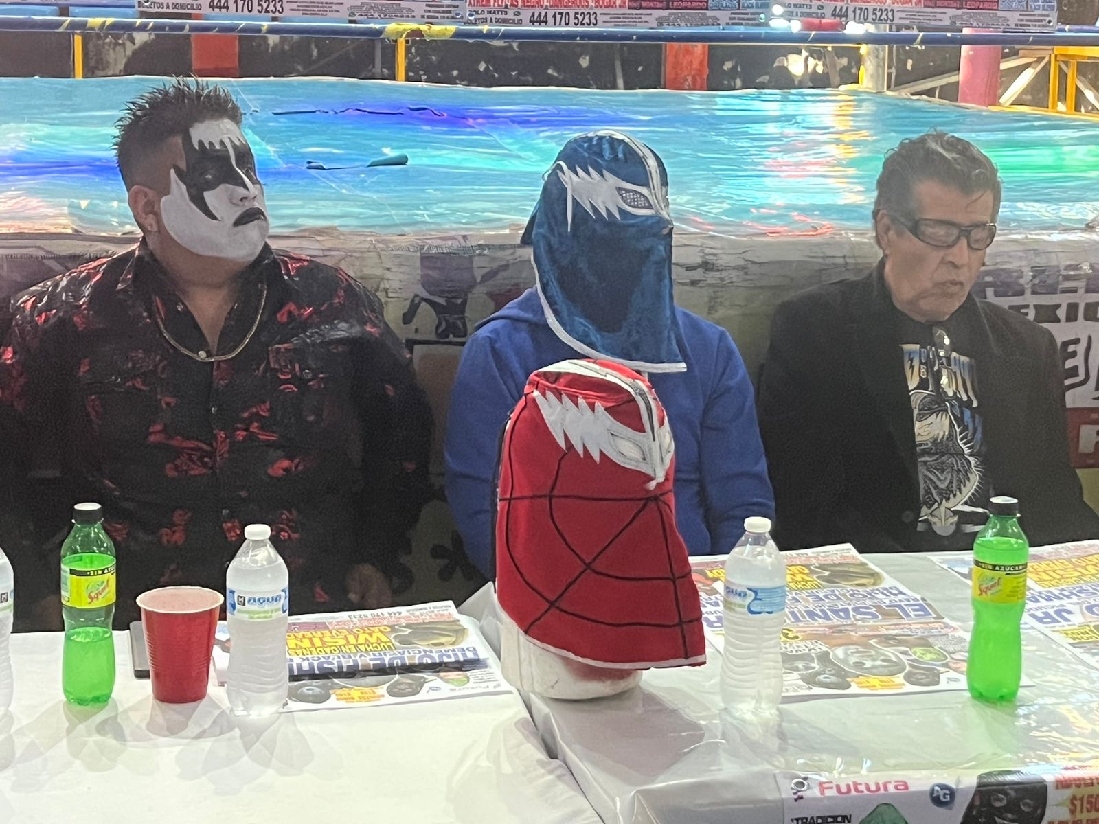 Santo Jr. se presenta en la Arena Rayo de Plata