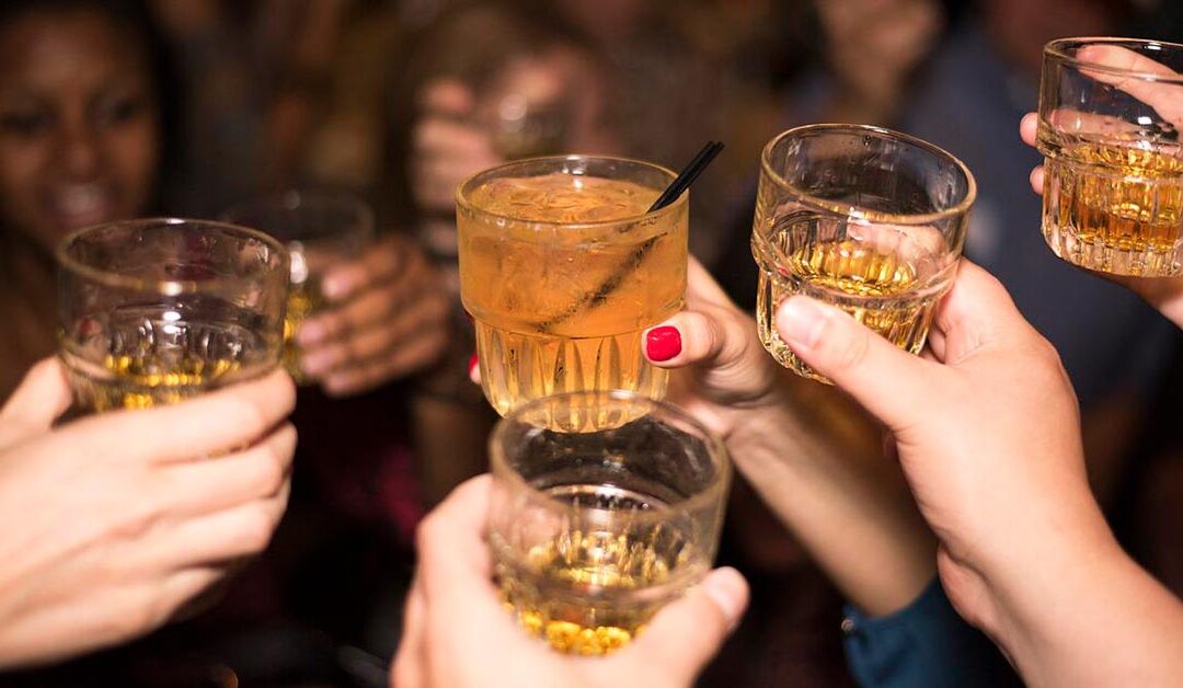 Alertan por consumo de alcohol entre los jóvenes