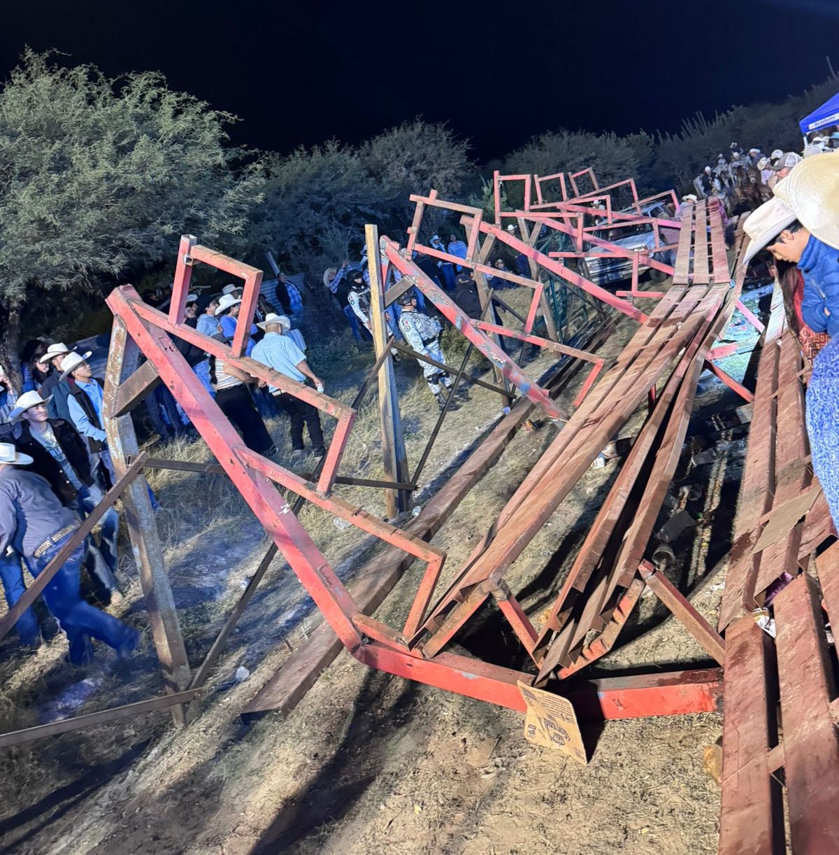 Clausuran jaripeo en Rioverde por colapso de gradas