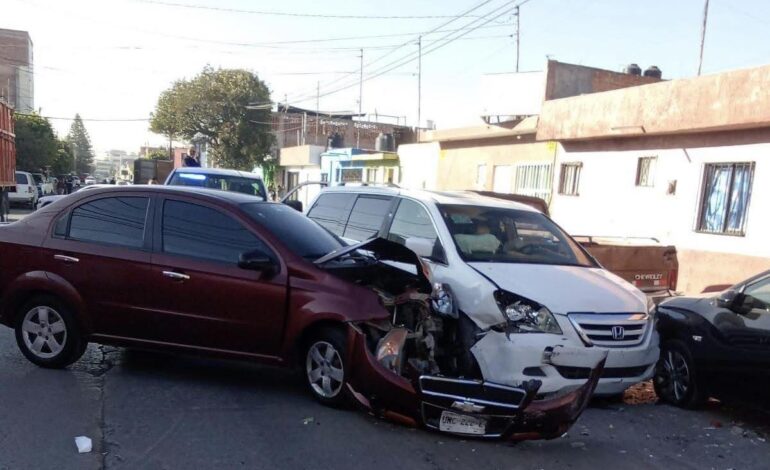 Tras persecución, Policía de Investigación detiene a cuatro en Av. López Mateos
