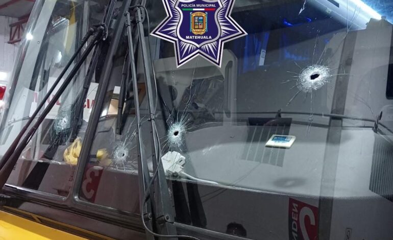 Intentan asaltar autobús de pasajeros en Matehuala y lesionan al chofer