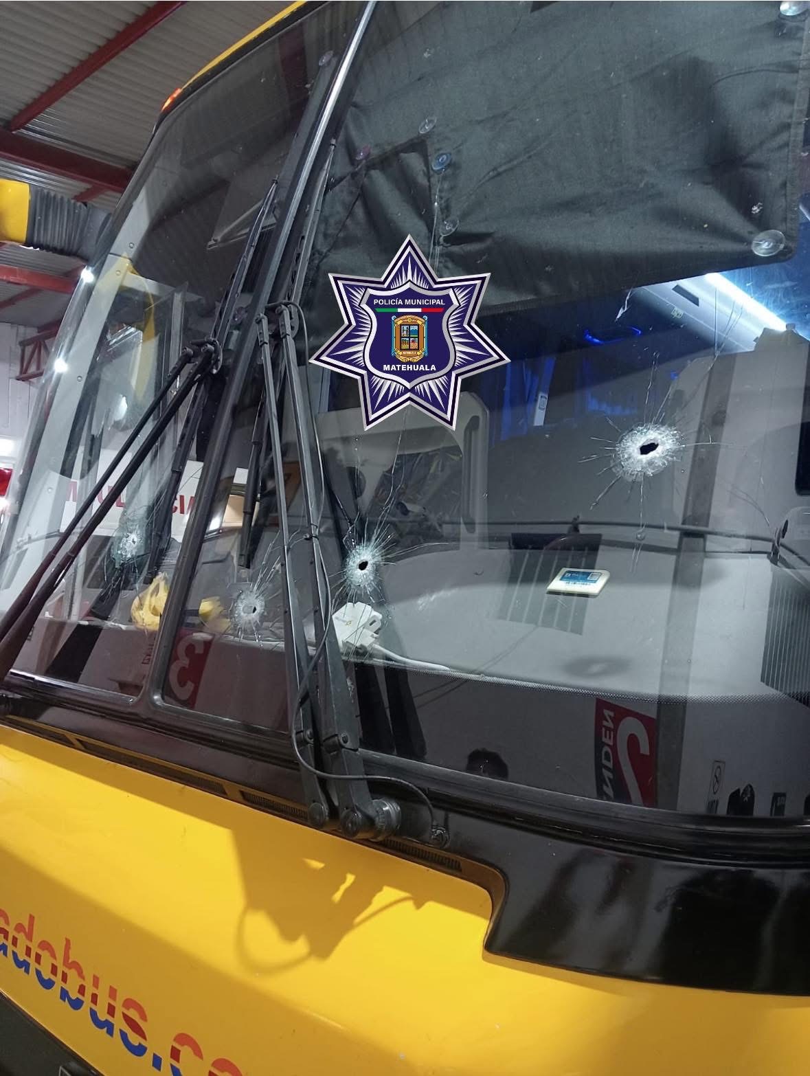 Intentan asaltar autobús de pasajeros en Matehuala y lesionan al chofer