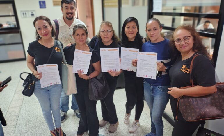 Colectivos pro derechos de animales presentan firmas para Ley Hope