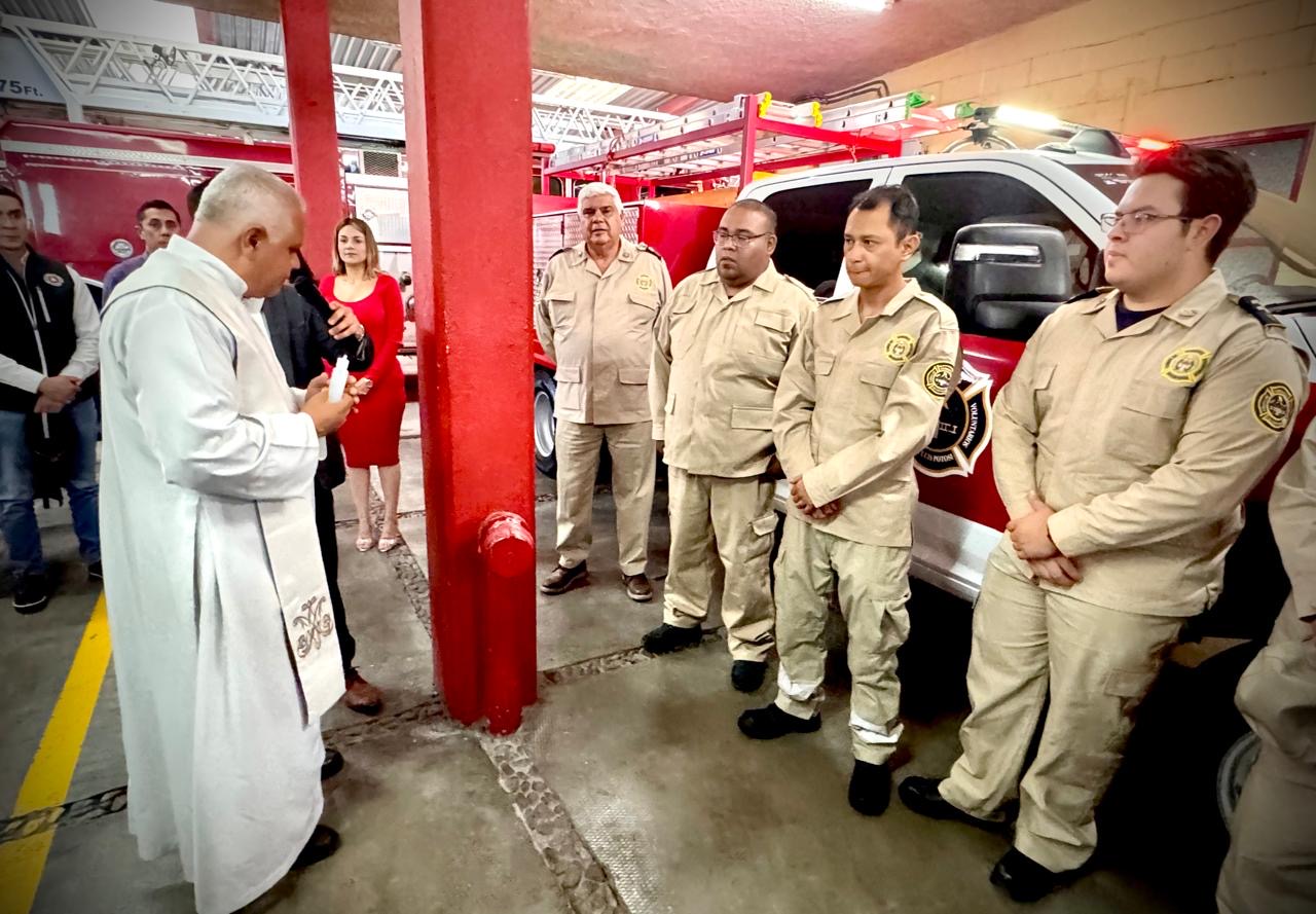 Patronato de Bomberos entrega equipo que fortalecerá a la institución
