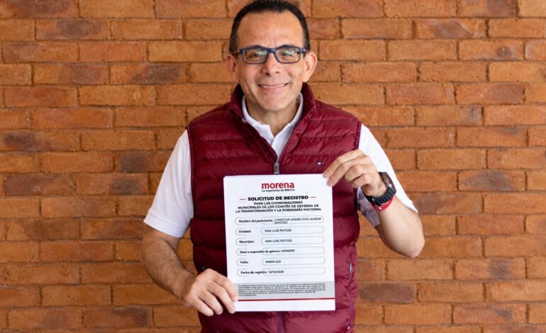 Christian Doig se registra para buscar la candidatura de Morena a la capital