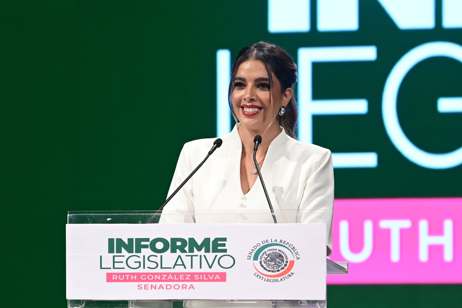 Ruth González presenta informe legislativo
