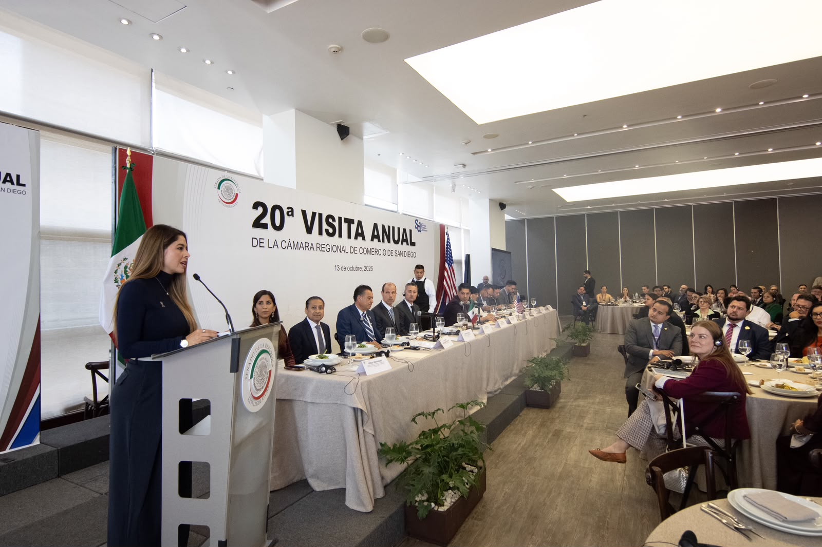 Ruth González dialoga con empresarios de San Diego sobre desafíos de la región fronteriza
